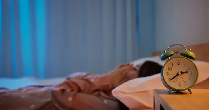 最佳入睡时间点找到了！研究证实，这个时间点睡“最护心”