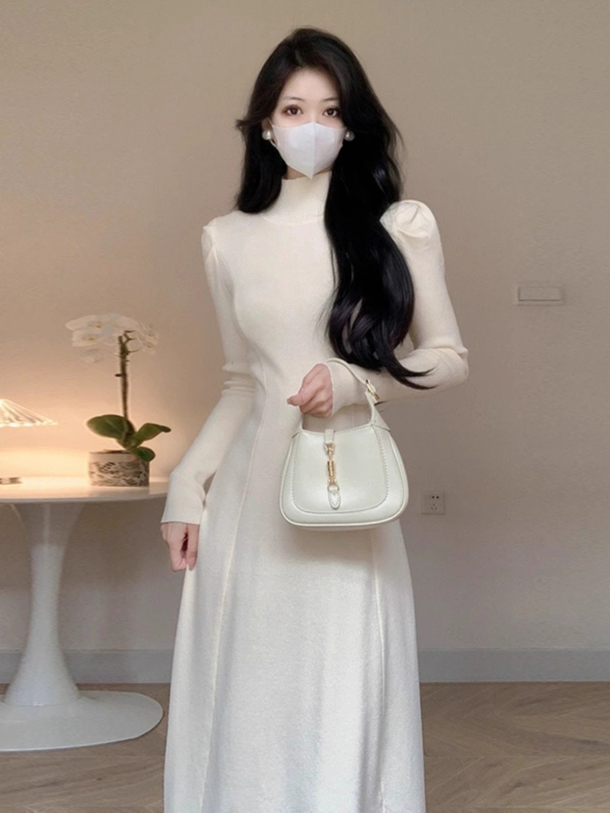 高级感白色高领针织连衣裙女秋冬穿搭配大衣