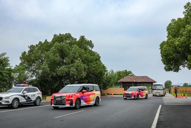 气场够大，极氪009成为杭州亚运会火种采集车