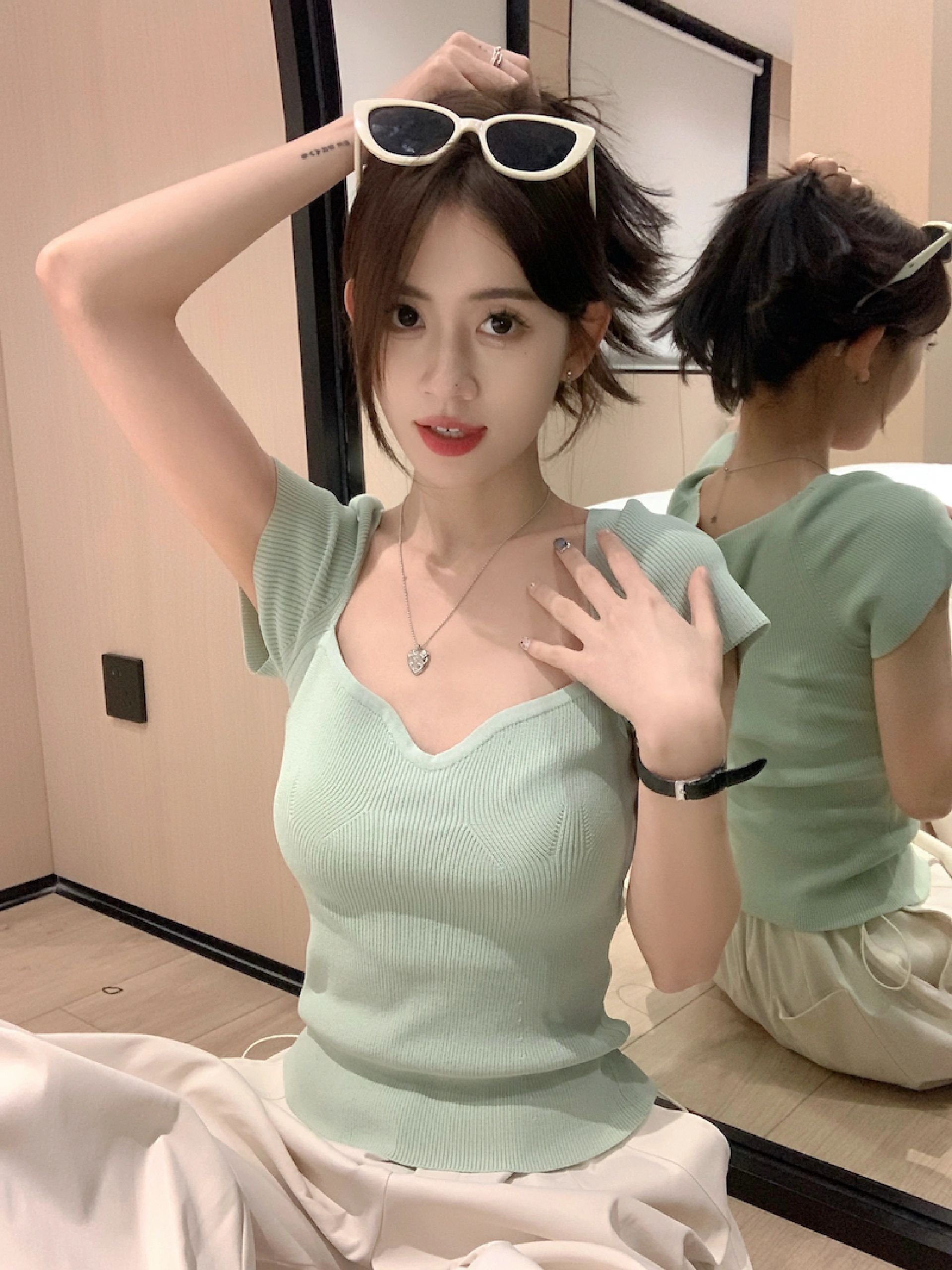 绿色短款大领口正肩短袖针织t恤女夏季修身