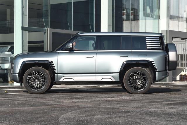 深度体验比亚迪仰望 U8：国产百万豪车，到底行不行？