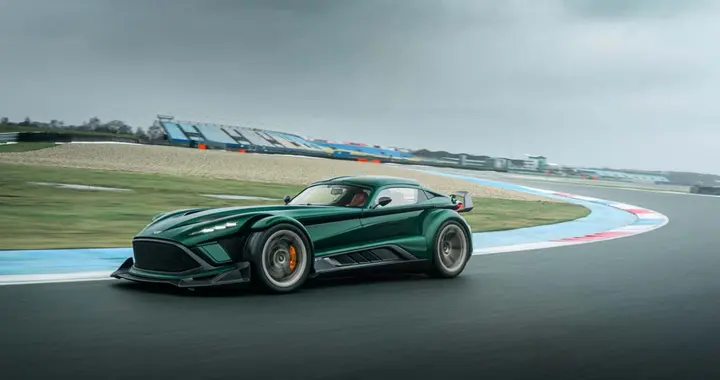 600匹/780kg/手动挡！P24 RS性能buff叠满