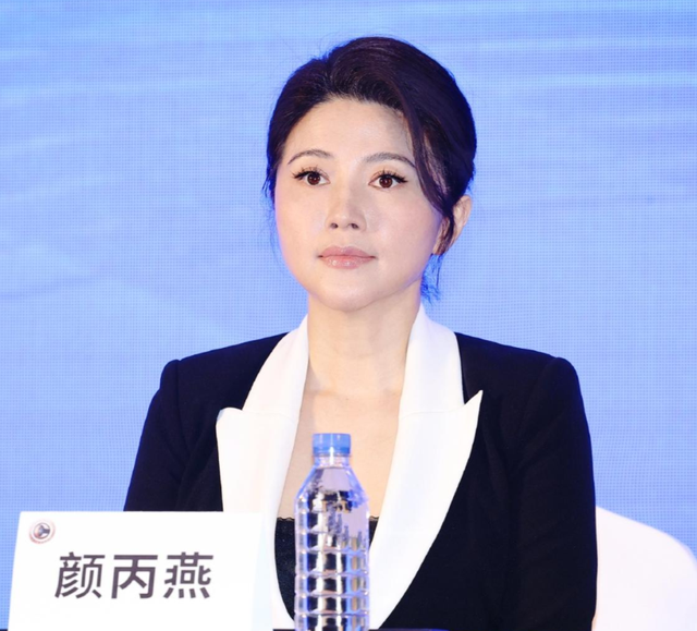 “好演员”颜丙燕：为母亲息影8年，与李乃文意难平，53岁仍单身