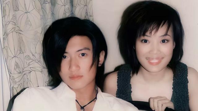 虞豆：早期，谢霆锋与容祖儿的青涩合影，当