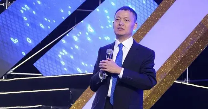 大学老师辞职创业，干出2个千亿龙头