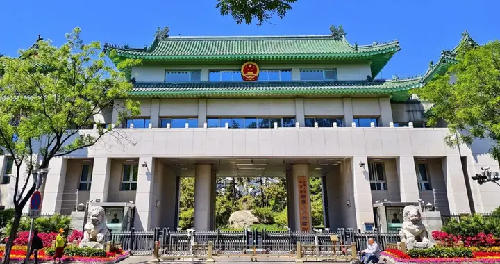 西方慌了，这次踢到铁板！中国反制工具箱，添了一把“屠龙刀”