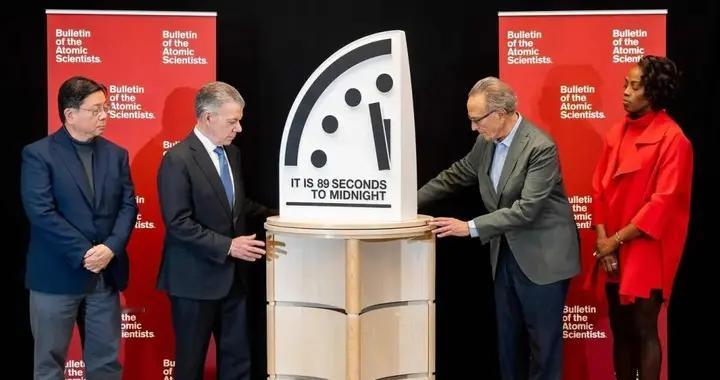 末日时钟拨快4秒！85秒逼近午夜，这届人类到底在瞎折腾啥？