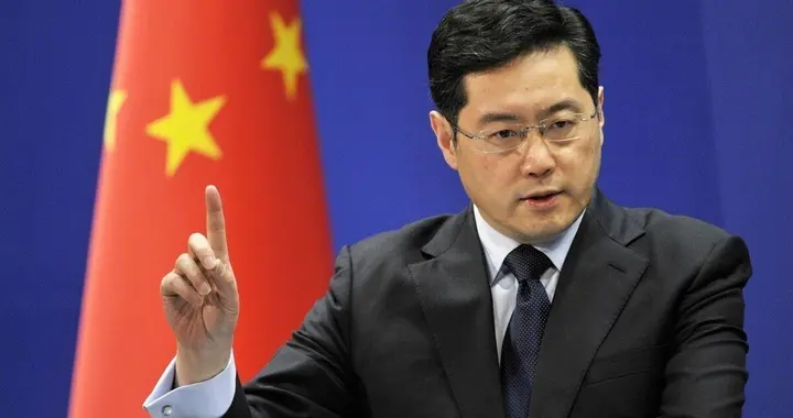 在台湾省问题上，我们已经踩住了美国人尾巴，所以他们不敢胡来