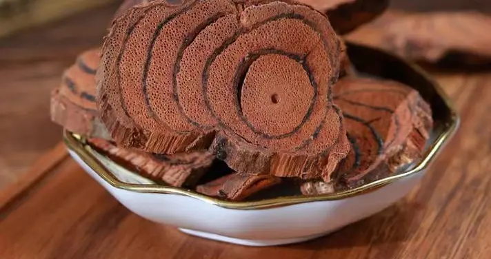 1味药堪称囊肿全身通调的钥匙，上通头面，中通脾胃，下通腿脚