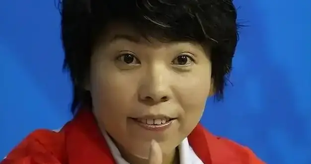 涉贪腐被带走、败光20亿、移民改国籍，邓亚萍身上的谣言太离谱