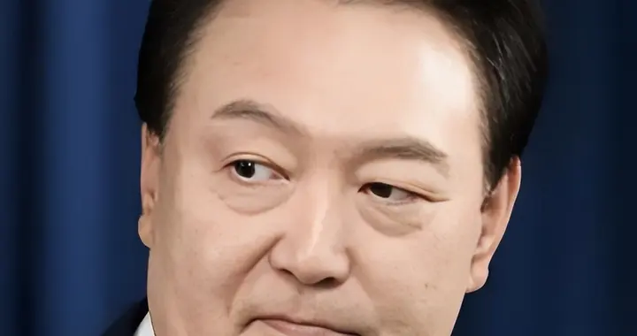 坐牢只是开始！尹锡悦再迎2大噩耗，李在明不留情面，韩国要空了