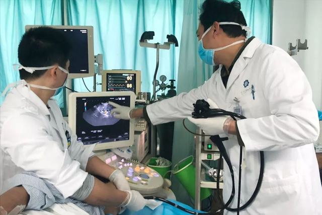 45岁阿姨查出胰腺癌，泪流满面自责：身体早有暗示，我却都忽视了