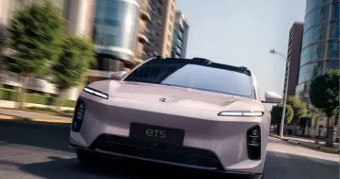 上海上班开ET5通勤，单日往返100km，一周充一次电就够