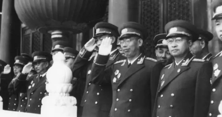 1969年，许光达惨死，遗体无处放，毛主席：骨灰放到应该放的地方
