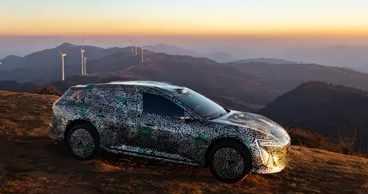 搭载华为乾崑ADS 4 阿维塔“全新旅行车”官方谍照发布