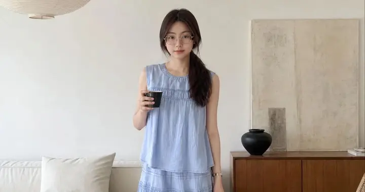 夏天穿搭简单精致是关键，不想出错就选套裙，清凉防晒又高级