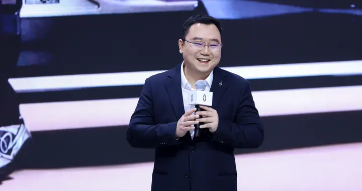 赛力斯张正萍与白敬亭同台 问界M6北京车展开启首批交付