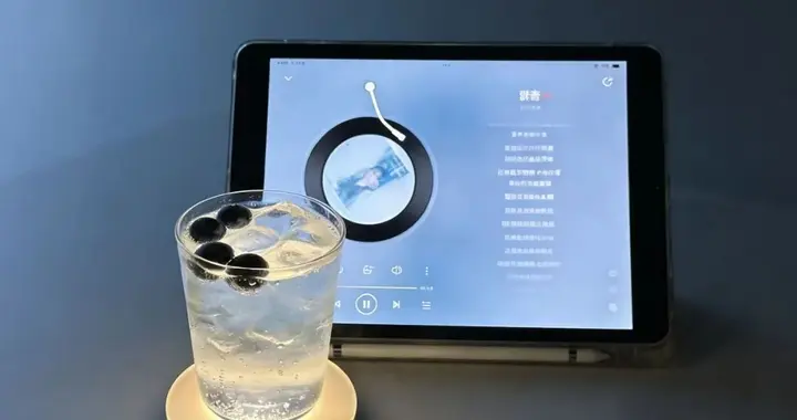 巴菲特和李嘉诚同步清仓，普通人该警惕什么？