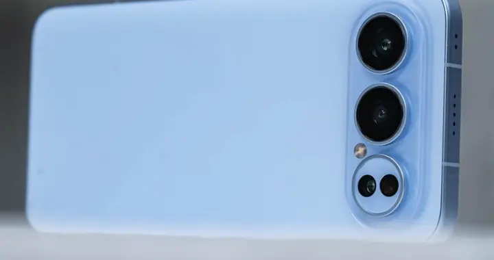 荣耀2亿影像旗舰降级为两千档，8000mAh+50W无线，比新款更值得