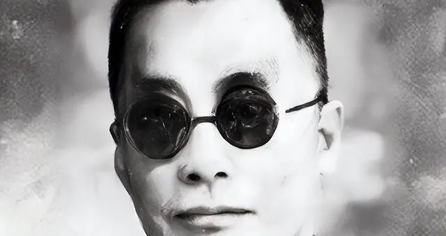 成都解放，国军上将化妆逃跑，刚上船就被人拉住：这不是王灵官嘛