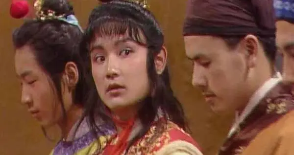 如果贾琏出了意外，官爵传给贾兰这嫡长孙，还是嫡次子宝玉？