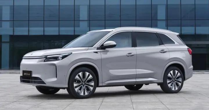 全新蓝电E5 PLUS实车曝光，外观配置新升级，将于11月预售