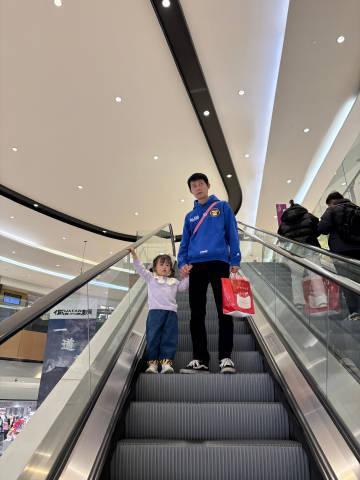 宝贝趣事：<br />1.妈妈，给一妹妈妈一个戒指吧,我问为什么呢，她...