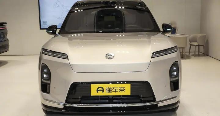 试驾蔚来全新ES8：豪华SUV的通过性+MPV的舒适性，家用商用两相宜