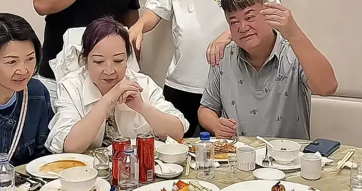 陈百祥香港豪宅宴贵客！舍近求远请内地大厨赴港，做一桌吴川美食