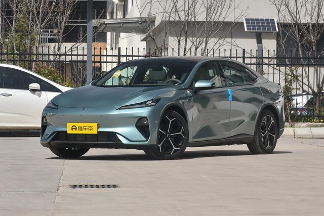 深蓝L07与比亚迪海豹07对比，同属一个级别，作为家用该如何选择