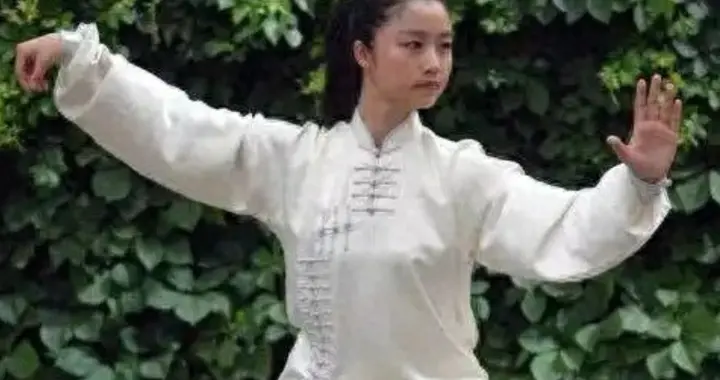 太极拳云手一招练出腰胯灵活