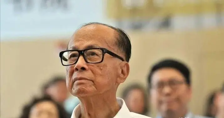 98岁李嘉诚被传去世不到1天，荒唐的事出现，网友：不是空穴来风