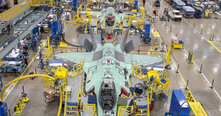 中美休战但稀土战还在继续打，美国依旧被压得“喘不过气”