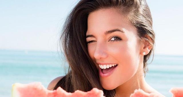 1985年，商店一斤香瓜卖一毛五，我花3元买了20斤，和老婆当饭吃