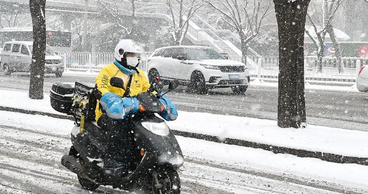 磷酸铁锂电池VS三元锂电池，买电动车两种电池怎么选？一文讲清楚