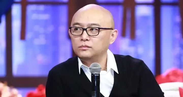 事实证明，看似快“过气”的孟非，褪去综艺光环，早已手握新底牌