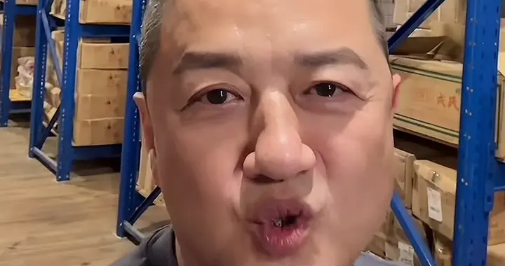 你的话我信！李亚鹏含泪回应张雪卖车捐款，想第一时间感受复刻版