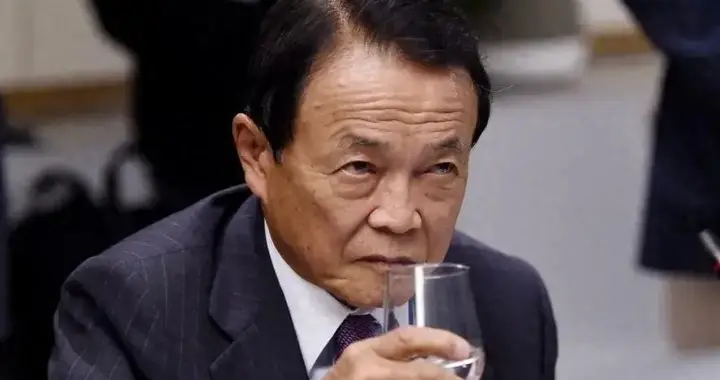 麻生太郎暗中物色新人选，高市早苗执政根基松动