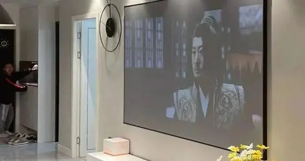 成都一女姑娘,因"穷装"而走红,简单大方,无一丝穷酸气,晒晒