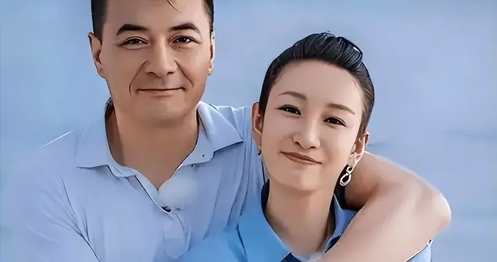 花十年助丈夫成名,不料对方转身迎娶秦海璐,如今独自陪伴儿子生活