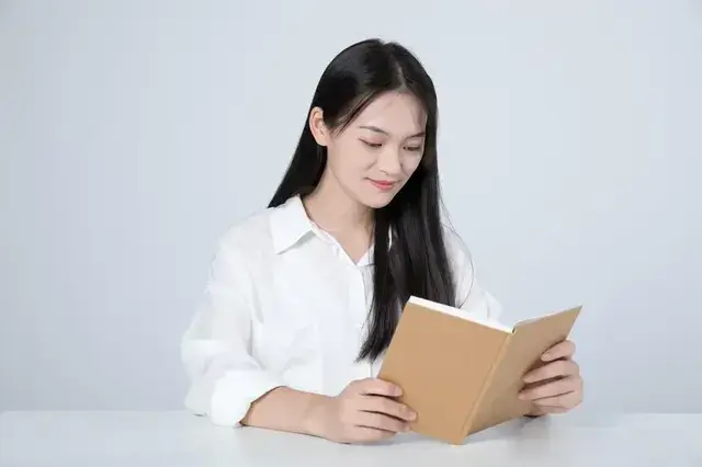 一个女人最顶级的福相，不是丰满，也不是善良，其实就1个字