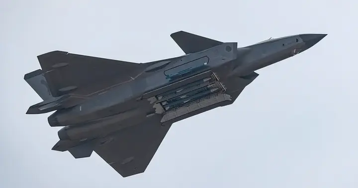 美军紧盯中国轰20，苦等10年还不现身？其实官方早交了实底