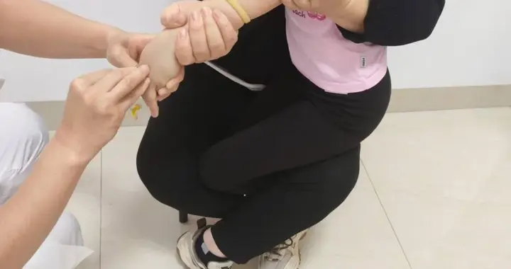 告别儿科输液“哭闹局”：叙事护理让钢针有了治愈温度