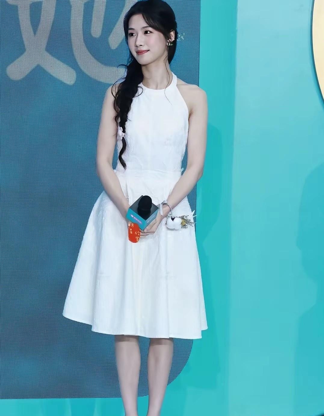 卢昱晓好漂亮啊，为什么一直没火