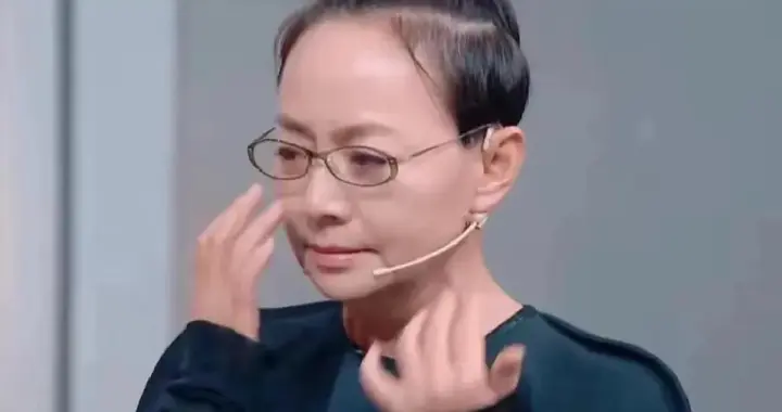 英达也没想到，冠上“宋”姓的两个孙子，如今竟给宋丹丹狠狠长脸