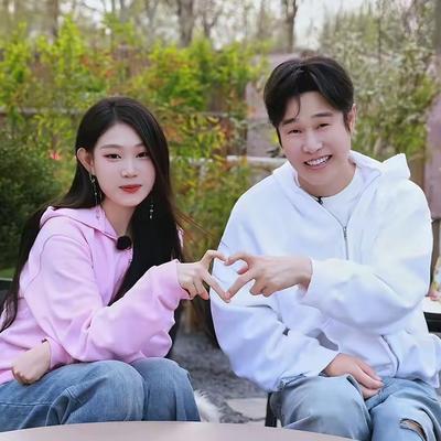 优优时尚穿搭：小沈阳携女儿沈佳润录制综艺