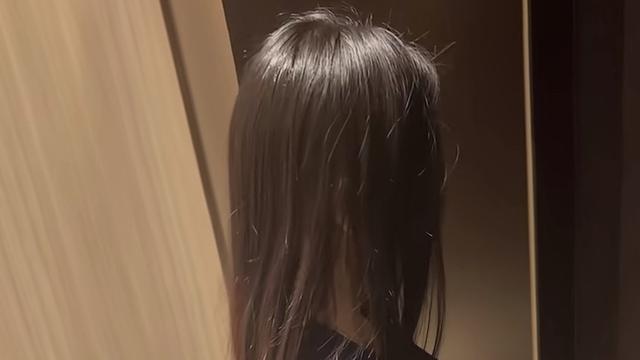 勇敢的雪梨Cme：小区停电爬6楼，撞见姑