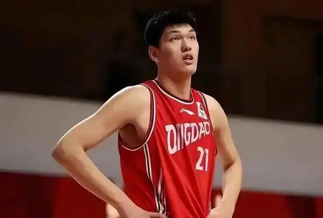 打懵余嘉豪、强势对抗周琦！刘传兴归来，依旧是CBA顶级中锋！