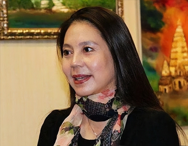 42年前，她在比赛期间叛逃美国，害惨中国队，晚年却高调回国捞金