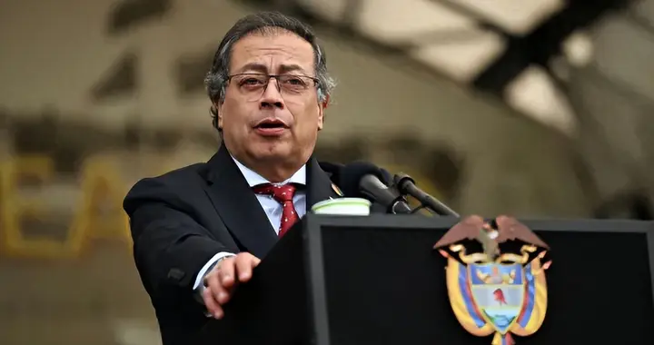 从游击队员到左翼总统，佩特罗逆袭百年右翼格局，用一生坚守初心